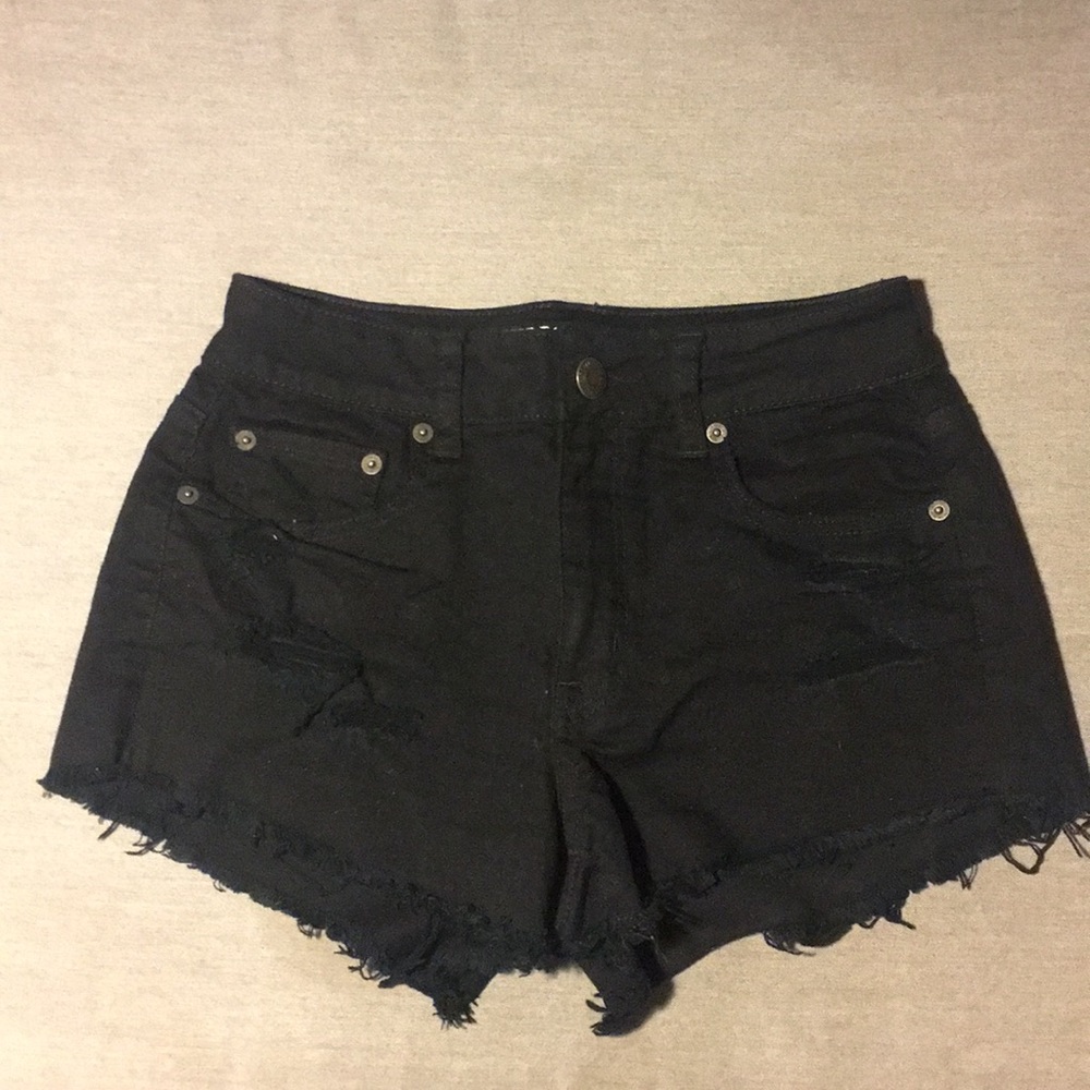 Frayed high waisted denim shorts